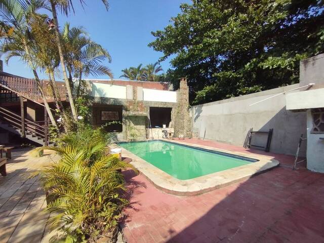 #18 - Casa para Venda em Guarujá - SP - 1
