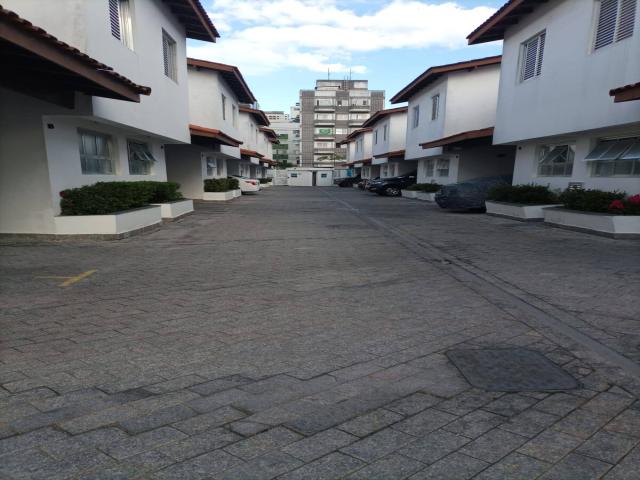 #20 - Casa para Venda em Guarujá - SP - 1