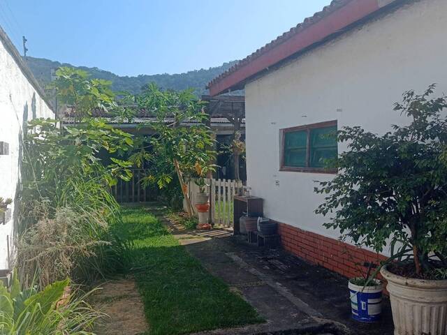 #30 - Casa de Praia para Venda em Guarujá - SP - 2