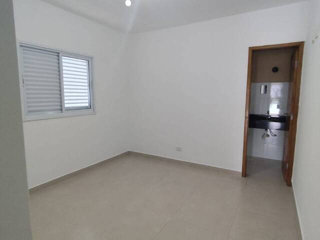 Casa para Venda em Guarujá - 4